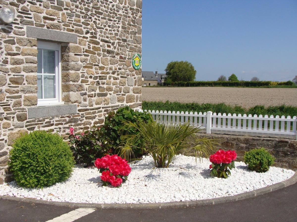 Chambres D'Hotes Le Petit Angle Saint-Broladre Zewnętrze zdjęcie